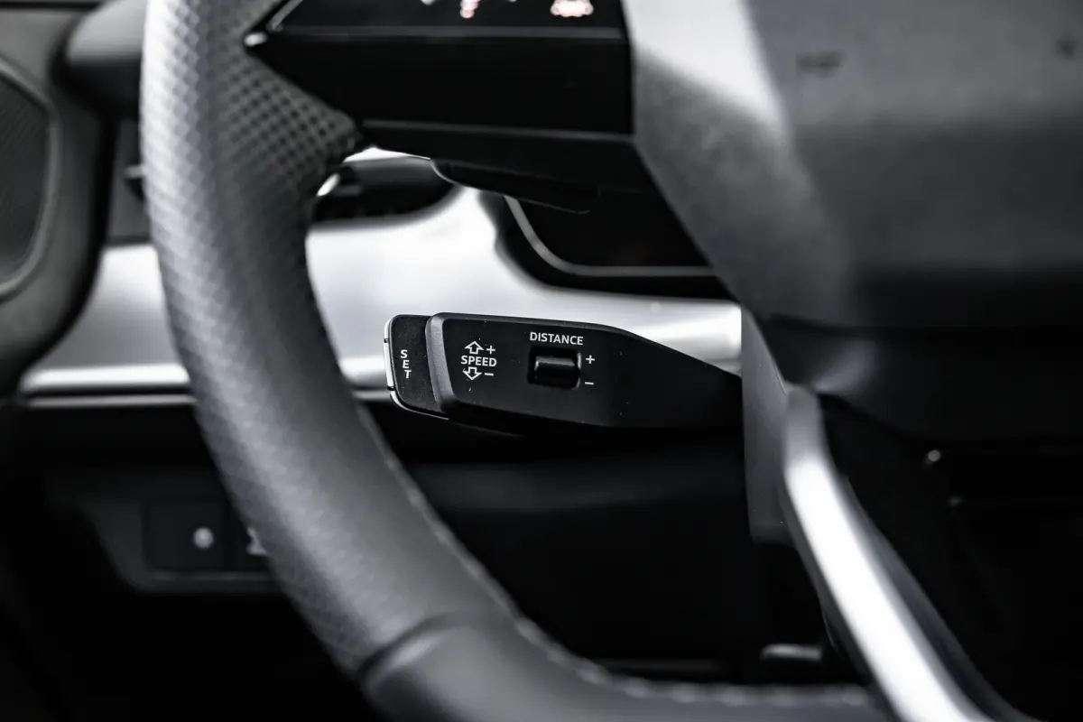 S edition | Adaptive cruise control | Audi sound system | Cruise control