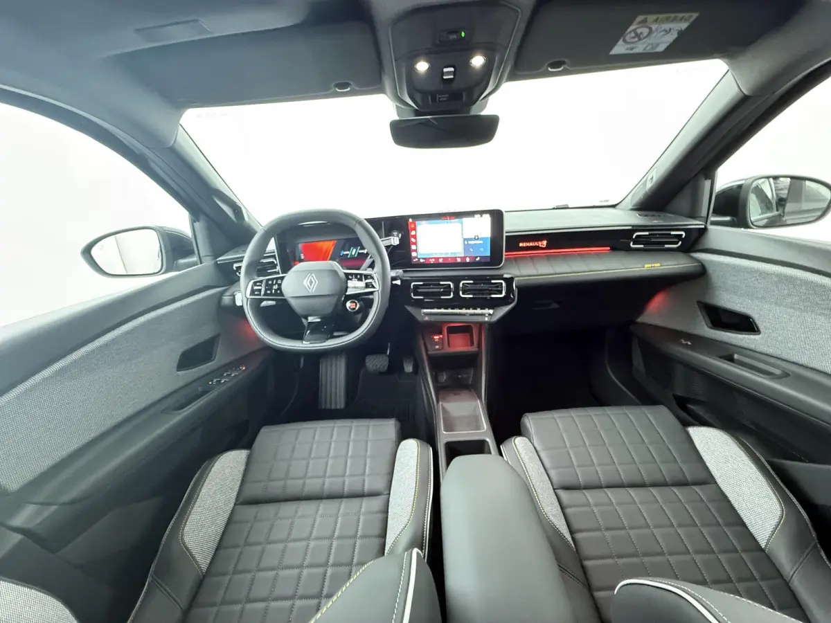 Iconic "plein sud" 150 Pk comfort range | pack advanced driving assist | Harman Kardon |