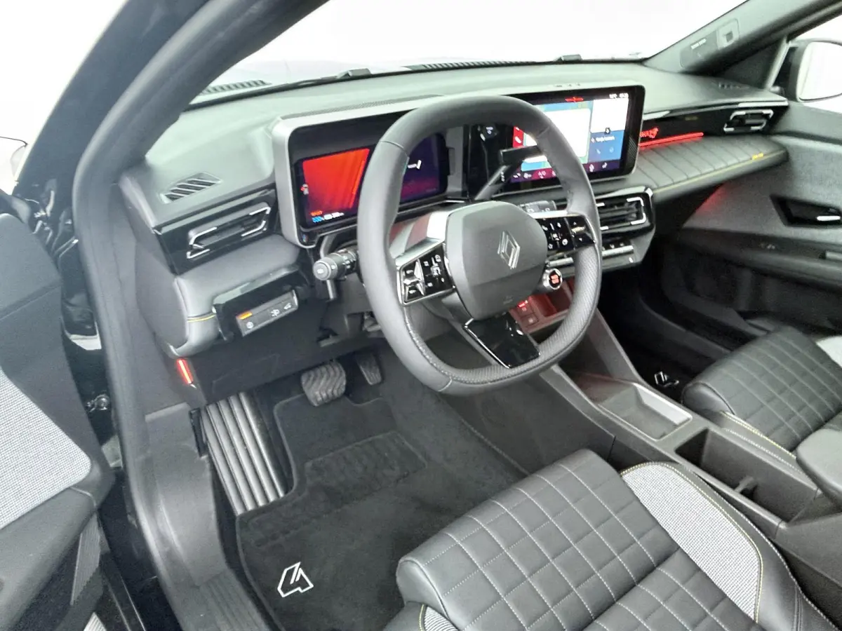 Iconic "plein sud" 150 Pk comfort range | pack advanced driving assist | Harman Kardon |