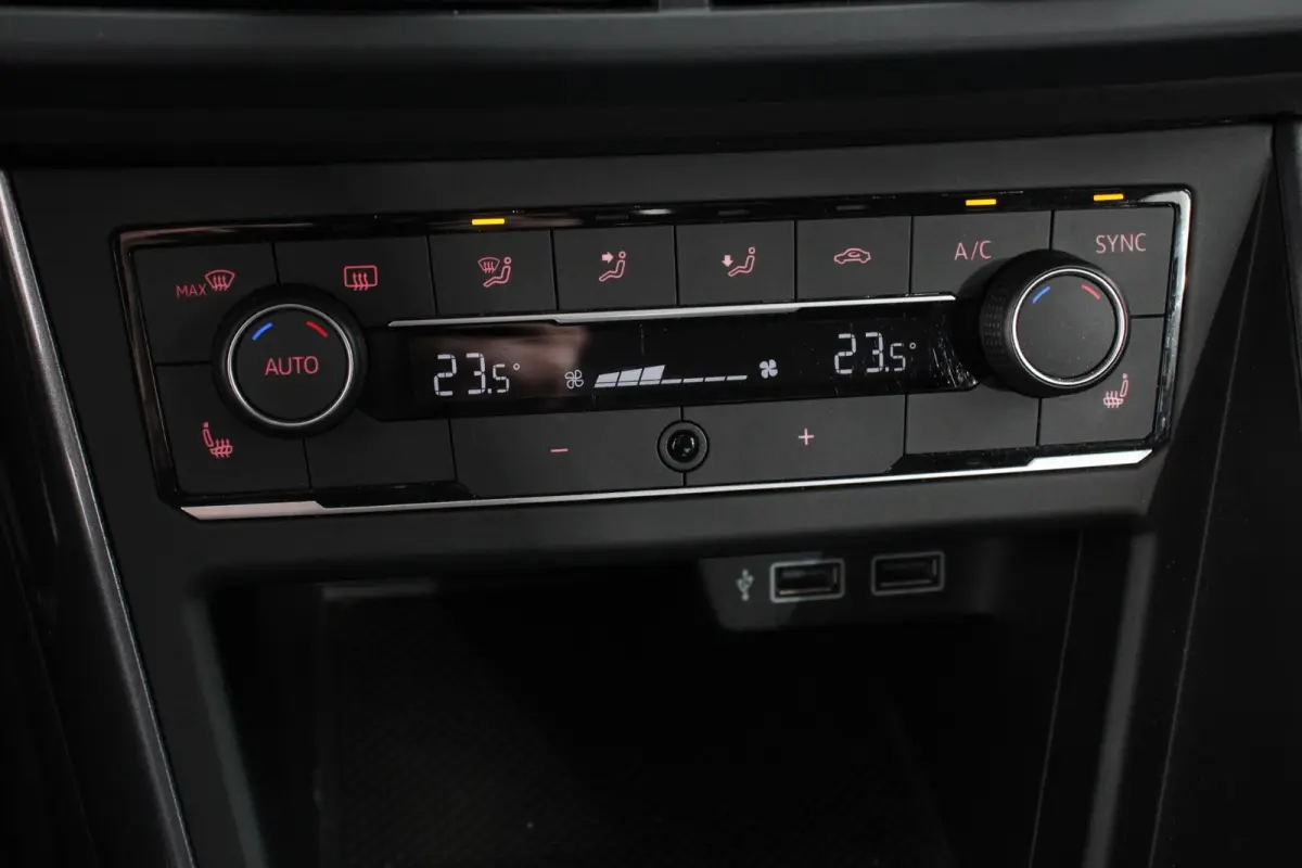 1.0 TSI 116pk DSG Highline Apple Carplay/Android Auto Adaptive cruise control Parkeersensoren Verwarmde voorstoelen Afneembare trekhaak