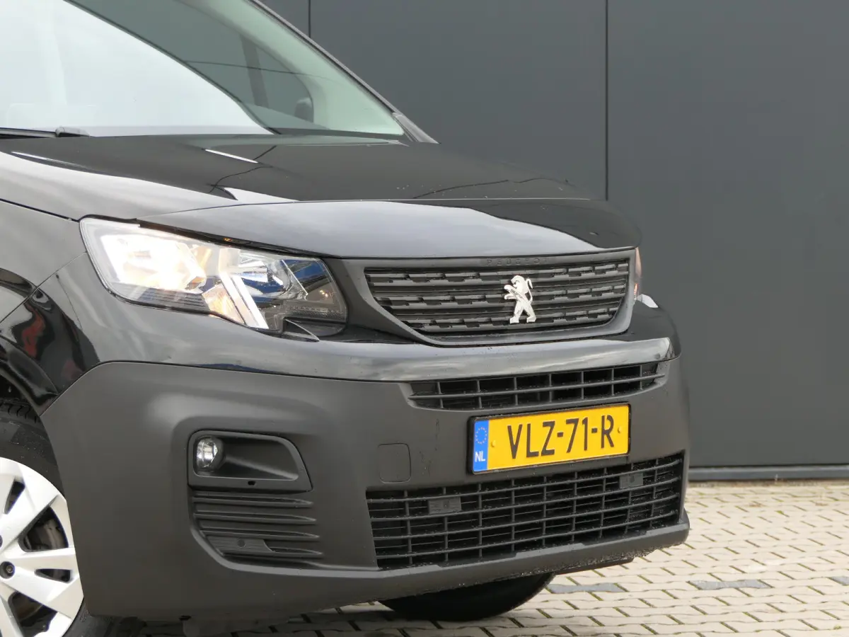 1.5 BlueHDI Premium | Lichtmetalen Velgen | Bijrijdersbank | CarPlay/Android Auto | Schuifdeur | Trekhaak