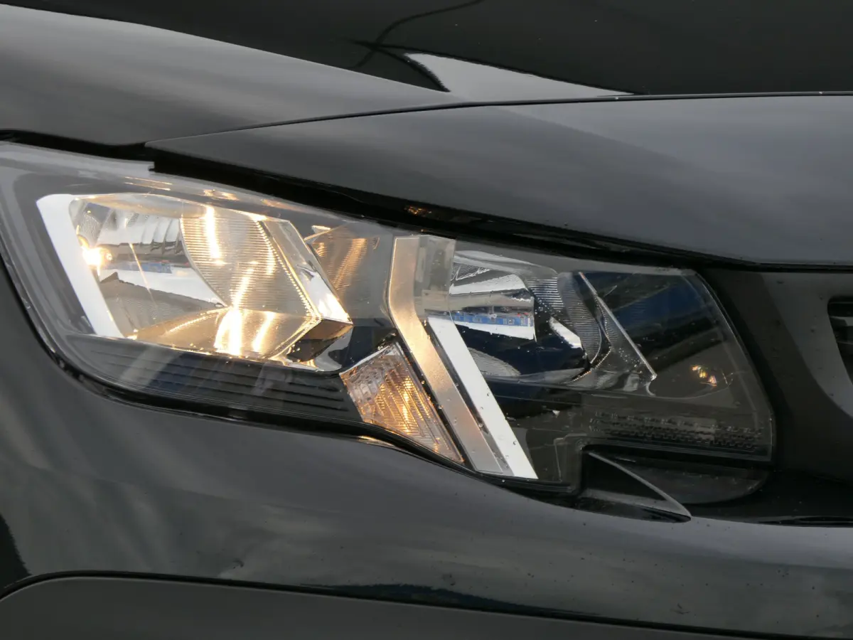 1.5 BlueHDI Premium | Lichtmetalen Velgen | Bijrijdersbank | CarPlay/Android Auto | Schuifdeur | Trekhaak