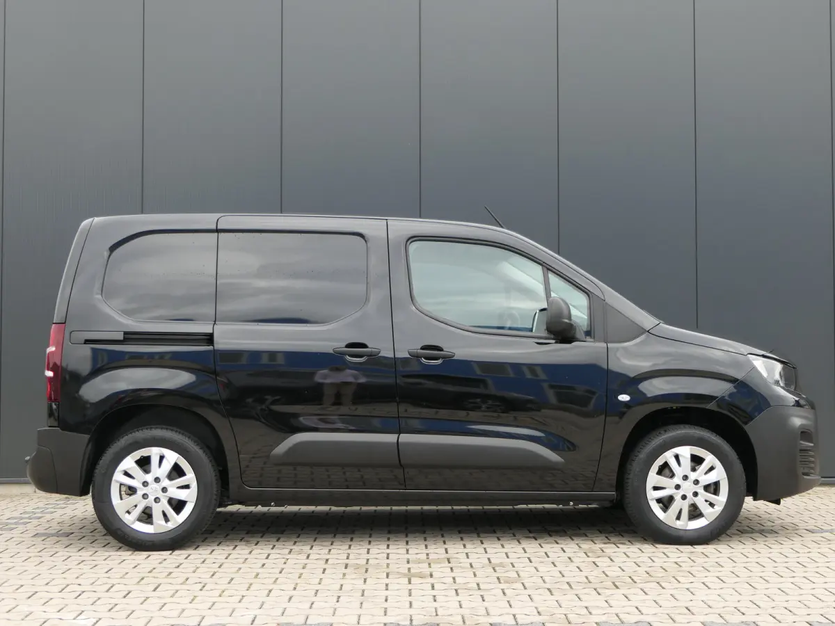 1.5 BlueHDI Premium | Lichtmetalen Velgen | Bijrijdersbank | CarPlay/Android Auto | Schuifdeur | Trekhaak