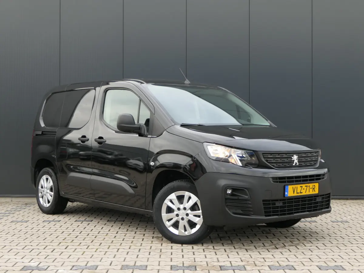 1.5 BlueHDI Premium | Lichtmetalen Velgen | Bijrijdersbank | CarPlay/Android Auto | Schuifdeur | Trekhaak