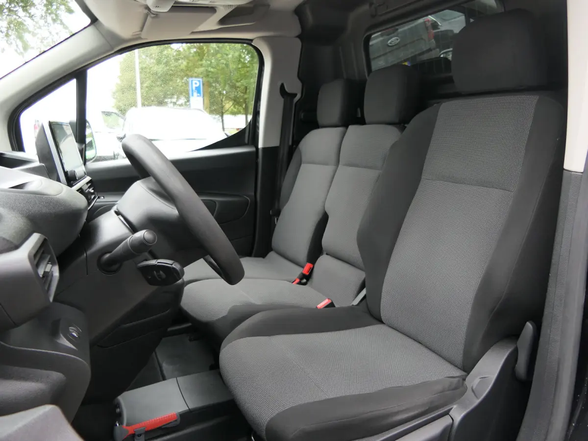 1.5 BlueHDI Premium | Lichtmetalen Velgen | Bijrijdersbank | CarPlay/Android Auto | Schuifdeur | Trekhaak