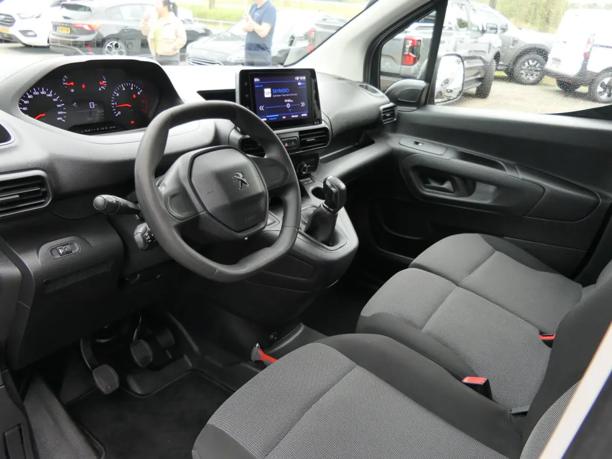 1.5 BlueHDI Premium | Lichtmetalen Velgen | Bijrijdersbank | CarPlay/Android Auto | Schuifdeur | Trekhaak