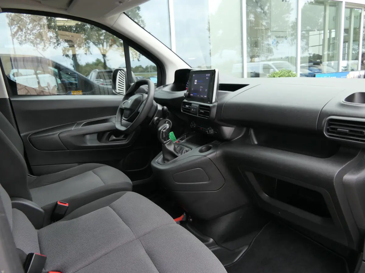 1.5 BlueHDI Premium | Lichtmetalen Velgen | Bijrijdersbank | CarPlay/Android Auto | Schuifdeur | Trekhaak