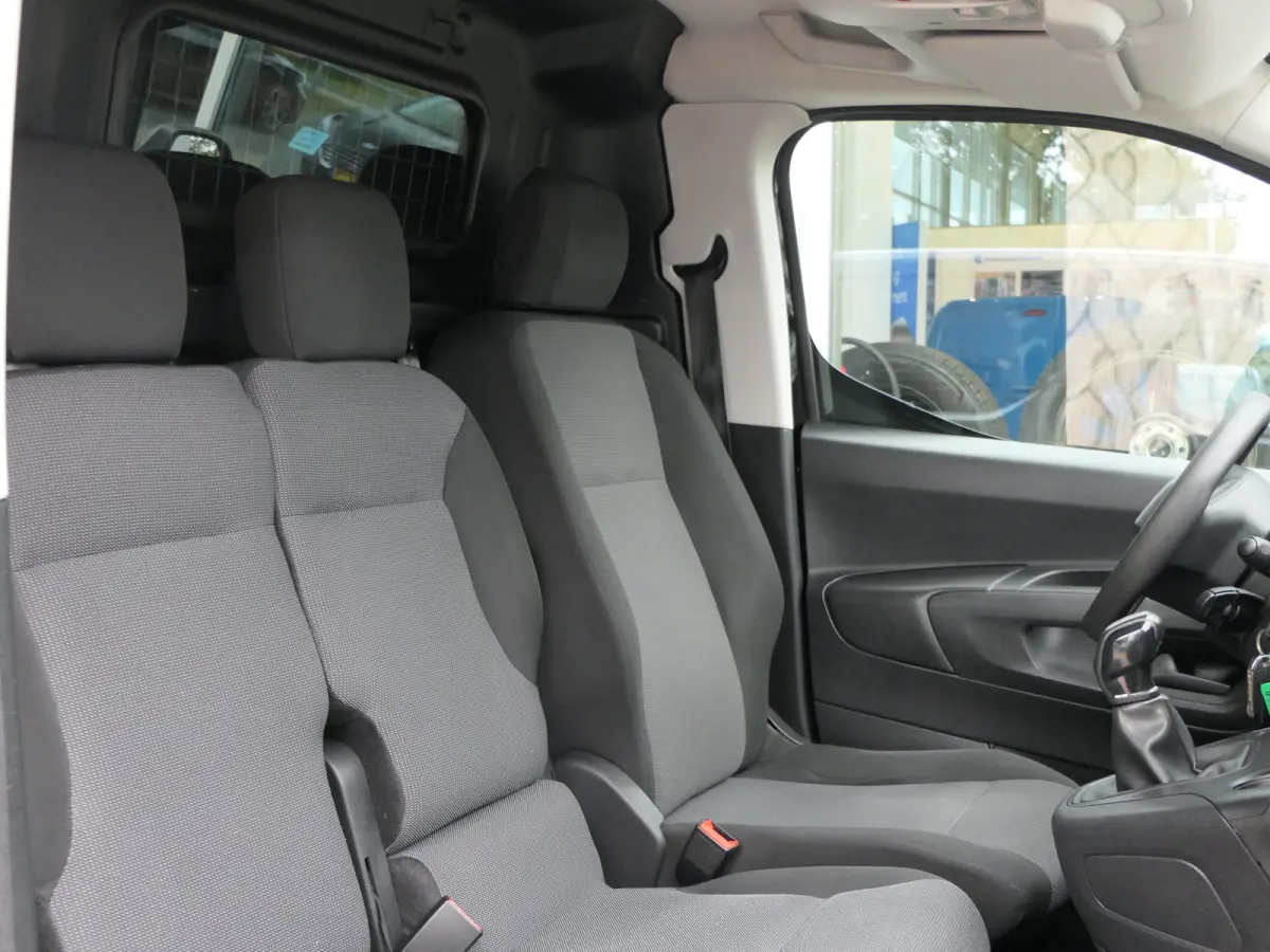 1.5 BlueHDI Premium | Lichtmetalen Velgen | Bijrijdersbank | CarPlay/Android Auto | Schuifdeur | Trekhaak