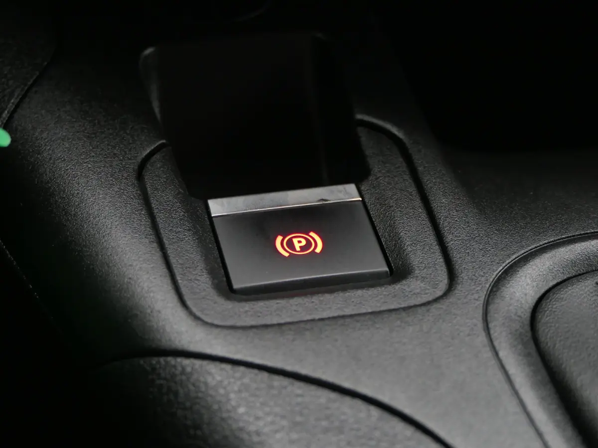 1.5 BlueHDI Premium | Lichtmetalen Velgen | Bijrijdersbank | CarPlay/Android Auto | Schuifdeur | Trekhaak