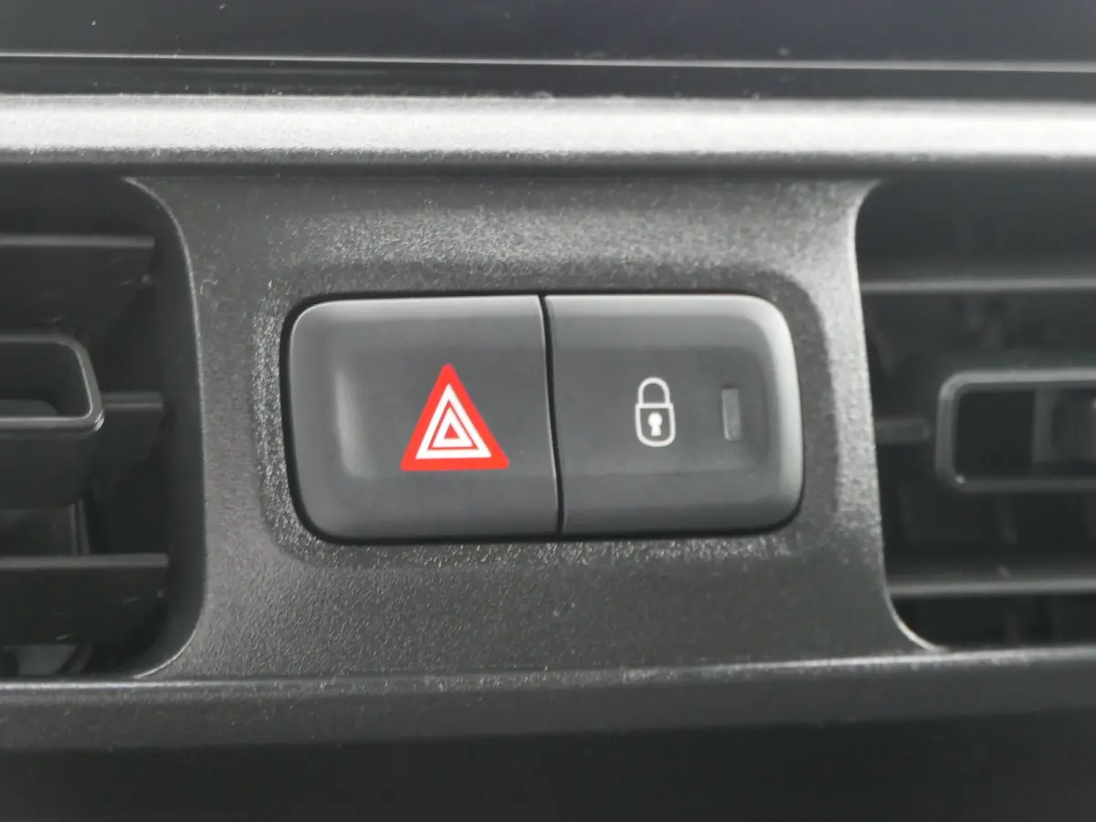 1.5 BlueHDI Premium | Lichtmetalen Velgen | Bijrijdersbank | CarPlay/Android Auto | Schuifdeur | Trekhaak