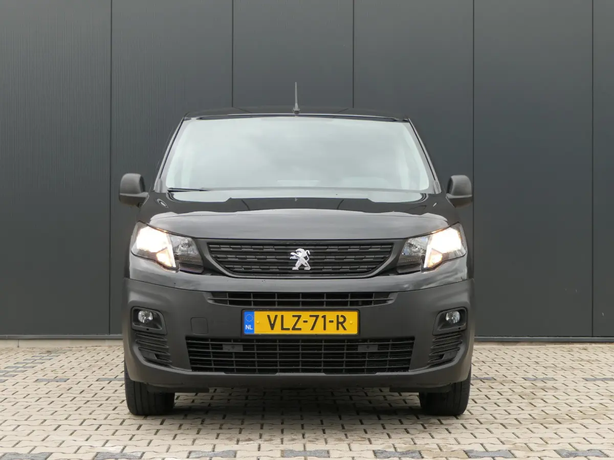 1.5 BlueHDI Premium | Lichtmetalen Velgen | Bijrijdersbank | CarPlay/Android Auto | Schuifdeur | Trekhaak
