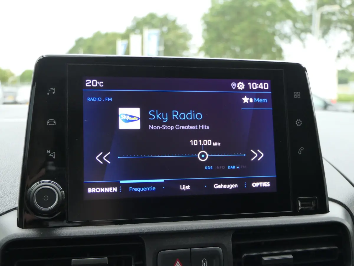 1.5 BlueHDI Premium | Lichtmetalen Velgen | Bijrijdersbank | CarPlay/Android Auto | Schuifdeur | Trekhaak