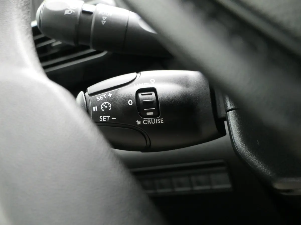 1.5 BlueHDI Premium | Lichtmetalen Velgen | Bijrijdersbank | CarPlay/Android Auto | Schuifdeur | Trekhaak
