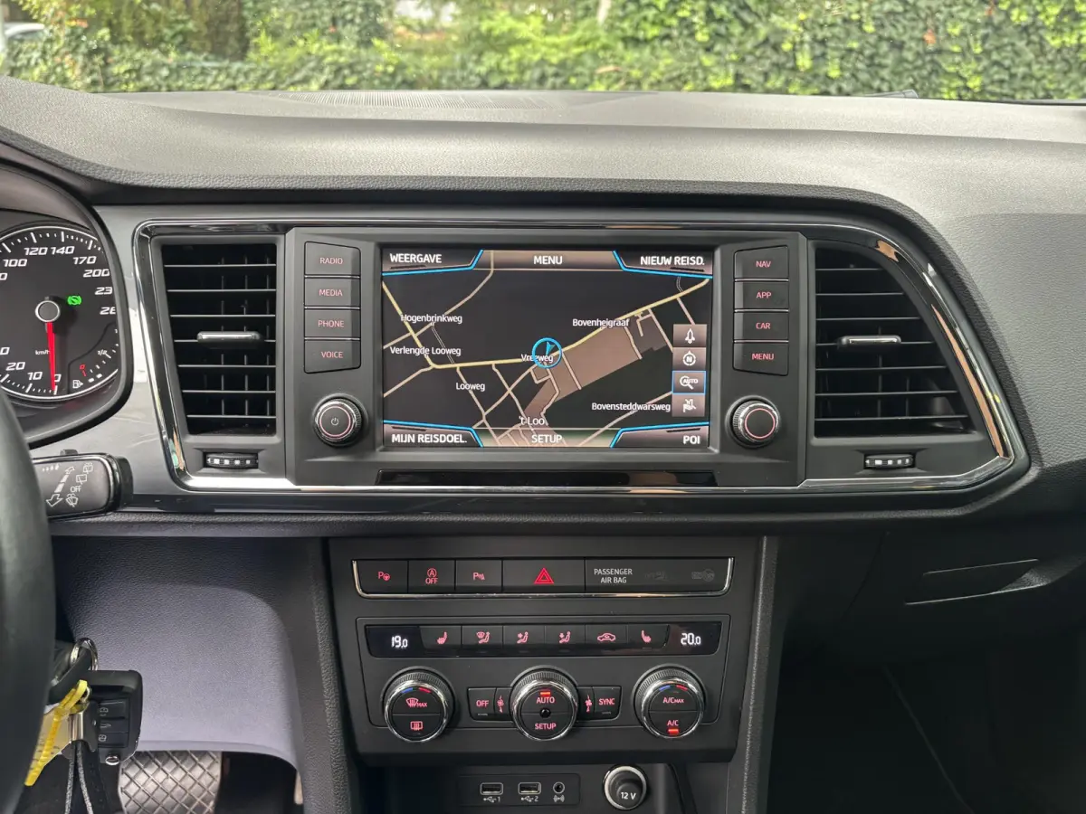 1.4 TSI DSG Style|Trekhaak|App-Connect|Stoelver.