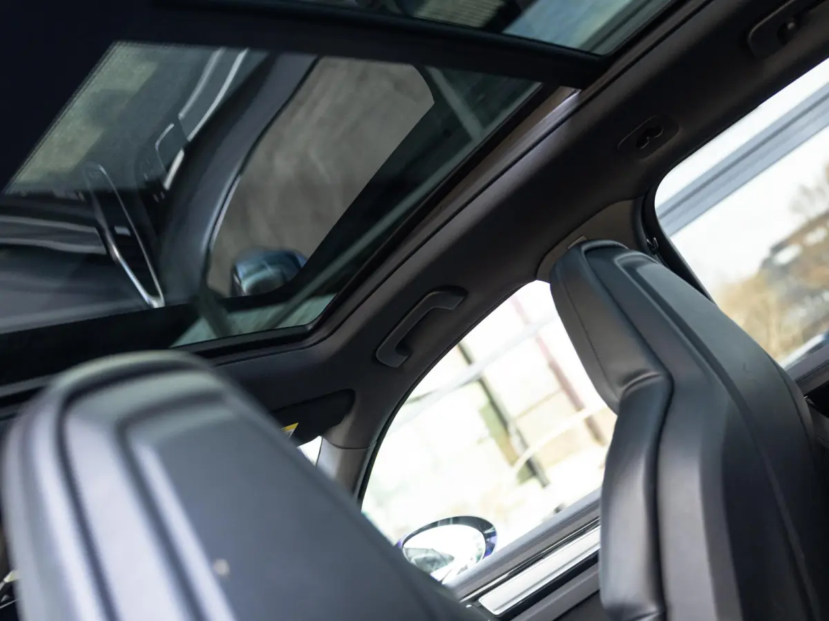 3.0 E-Hybrid Platinum Edition | SPORTDESIGN | SPORTCHRONO | MOONLIGHTBLUE | ELEKTR. TREKHAAK | SOFTCLOSE | ADAPTIVE CRUISE CONTROL | HEAD-UP | BOSE | 22 INCH | PASM LUCHTVERING | PANORAMA/SC