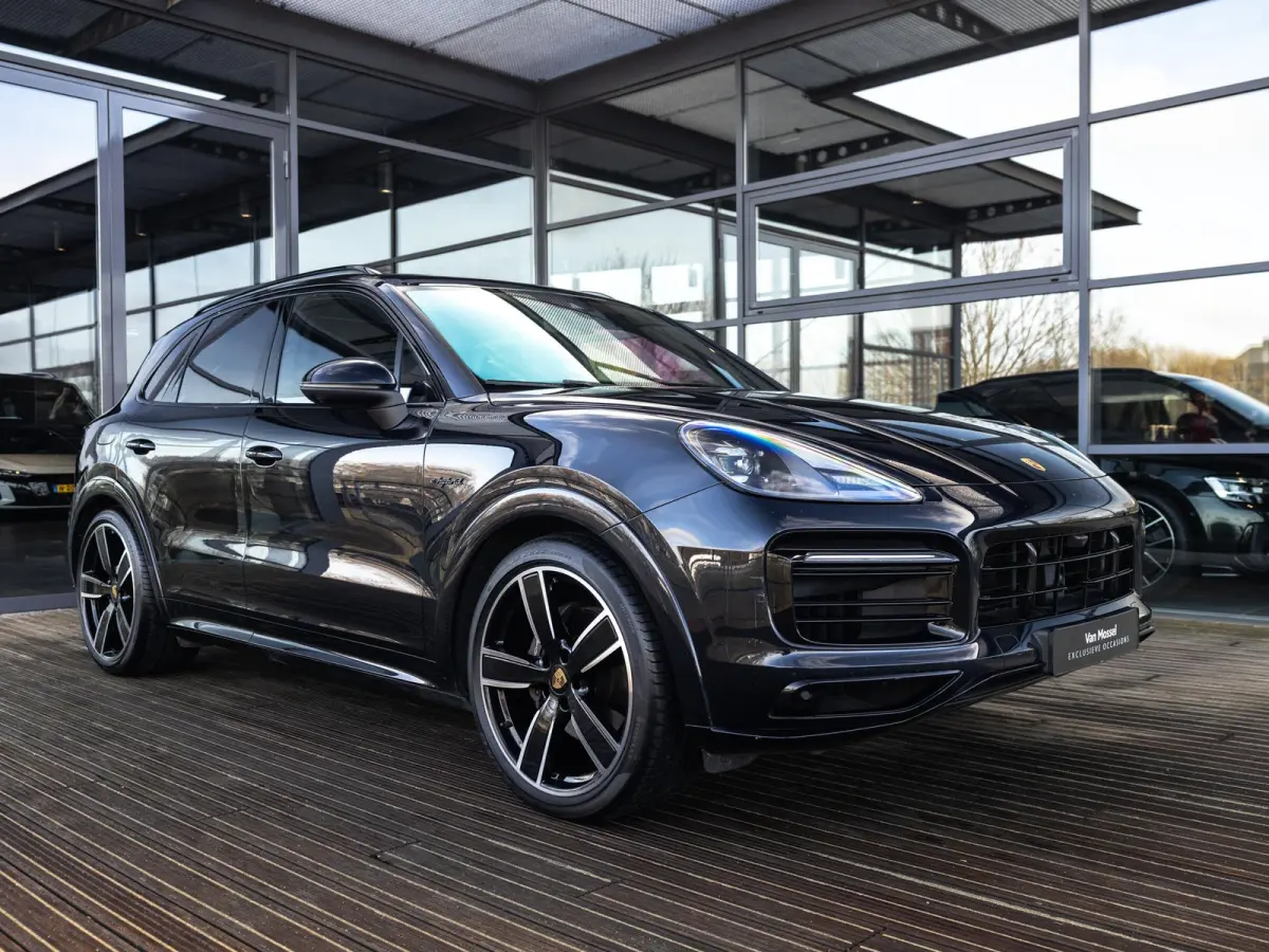 3.0 E-Hybrid Platinum Edition | SPORTDESIGN | SPORTCHRONO | MOONLIGHTBLUE | ELEKTR. TREKHAAK | SOFTCLOSE | ADAPTIVE CRUISE CONTROL | HEAD-UP | BOSE | 22 INCH | PASM LUCHTVERING | PANORAMA/SC