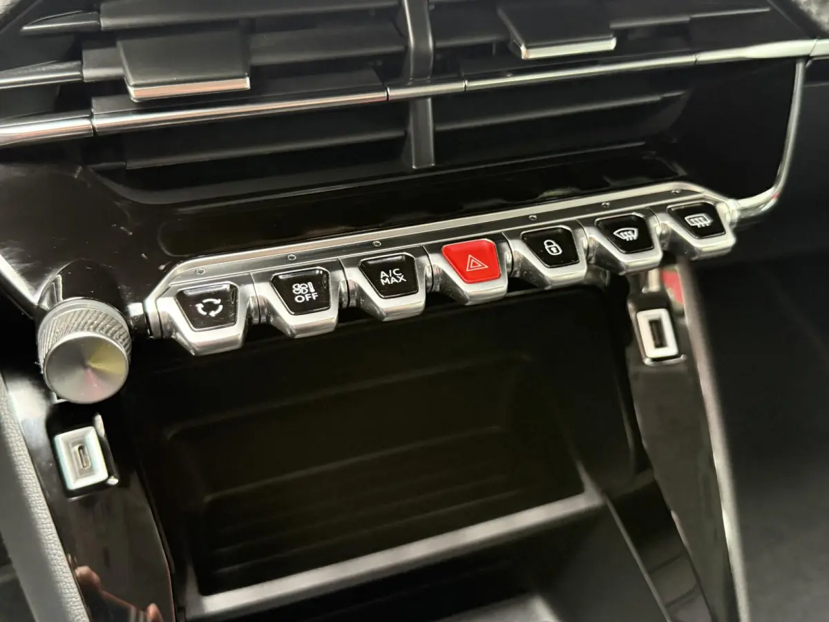 1.2 PureTech Blue Lease Active | Navigatie | Airconditioning | Apple CarPlay/Android Auto