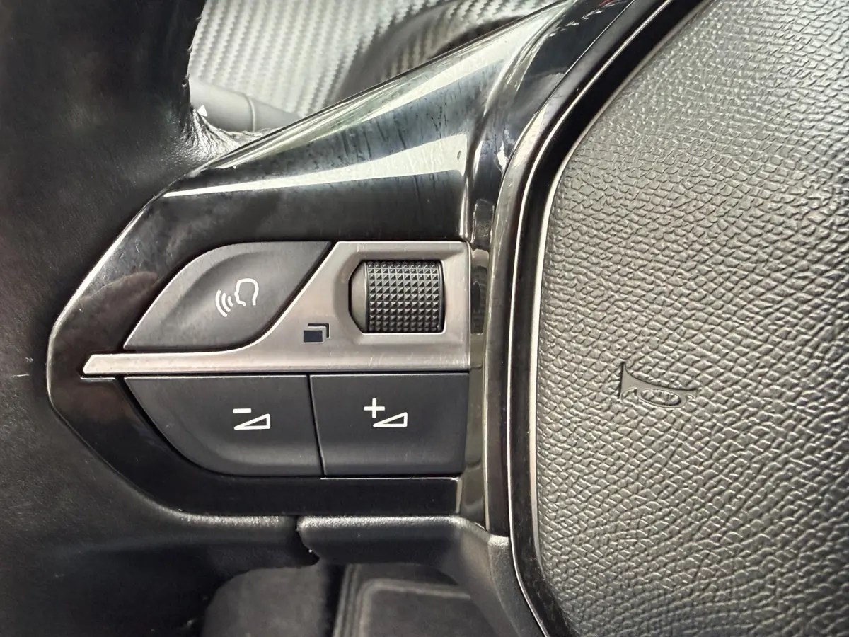 1.2 PureTech Blue Lease Active | Navigatie | Airconditioning | Apple CarPlay/Android Auto