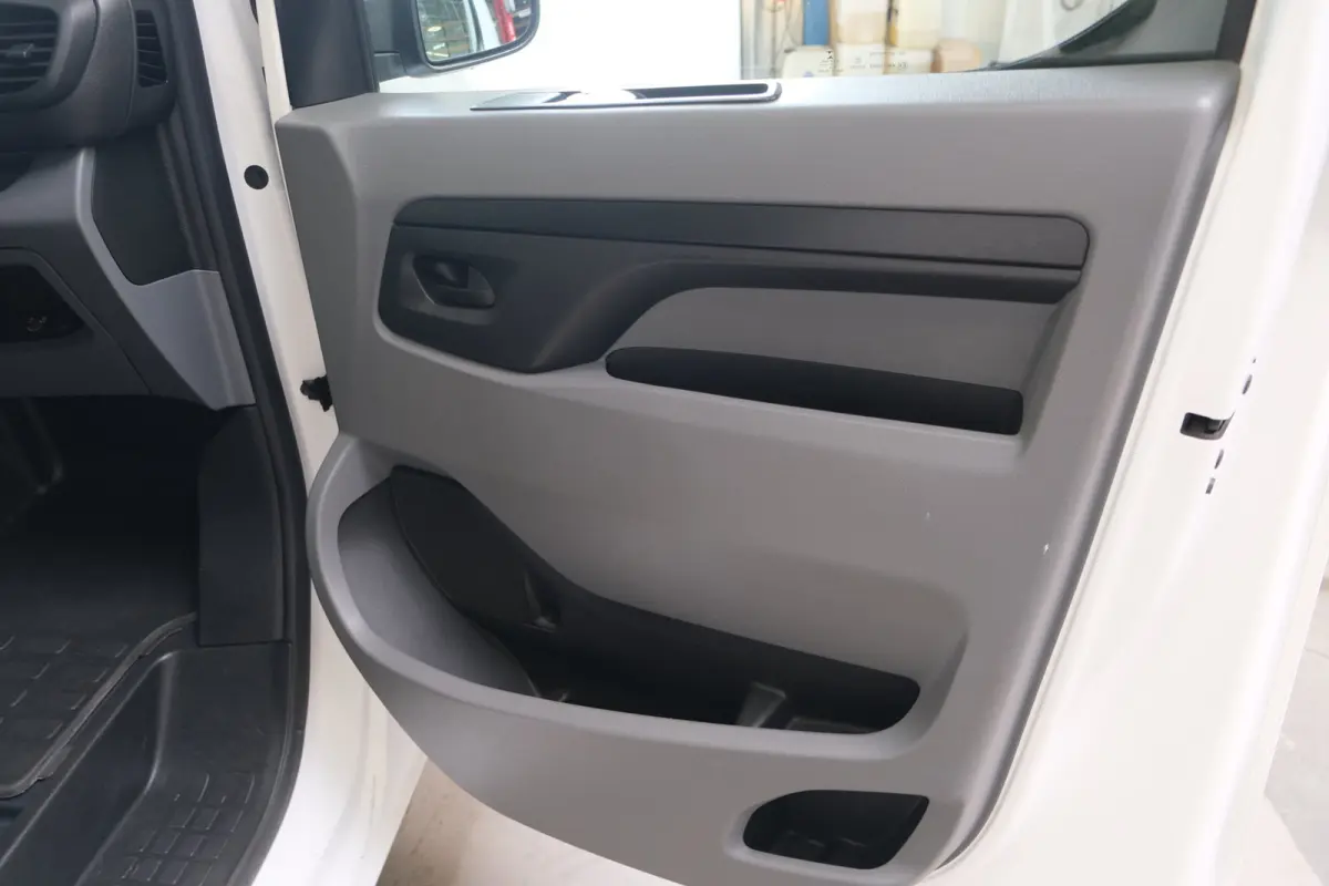 2.0 CDTI L3H1 3p Edition - N.A.P. Airco, Imperiaal, Kasten inrichting, Camera, Carplay, Navi, Trekhaak.