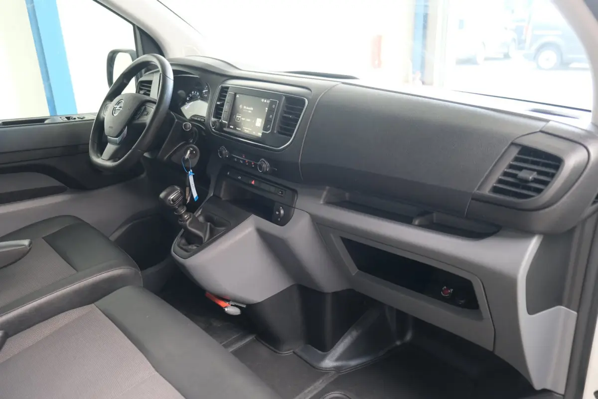 2.0 CDTI L3H1 3p Edition - N.A.P. Airco, Imperiaal, Kasten inrichting, Camera, Carplay, Navi, Trekhaak.