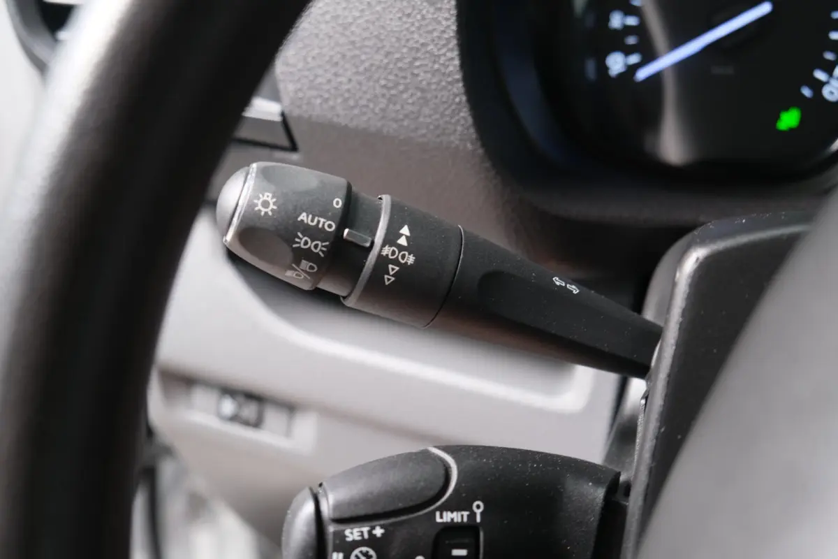 2.0 CDTI L3H1 3p Edition - N.A.P. Airco, Imperiaal, Kasten inrichting, Camera, Carplay, Navi, Trekhaak.