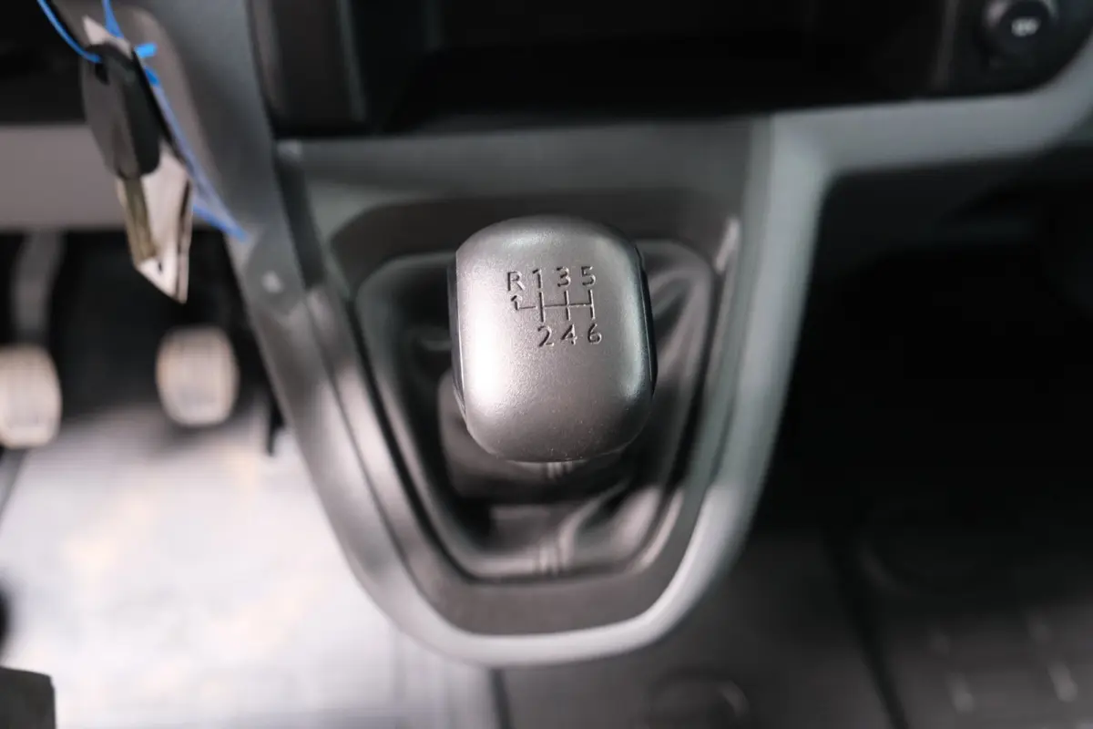 2.0 CDTI L3H1 3p Edition - N.A.P. Airco, Imperiaal, Kasten inrichting, Camera, Carplay, Navi, Trekhaak.