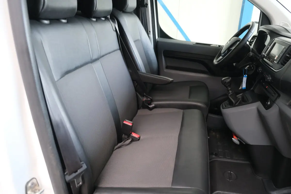 2.0 CDTI L3H1 3p Edition - N.A.P. Airco, Imperiaal, Kasten inrichting, Camera, Carplay, Navi, Trekhaak.