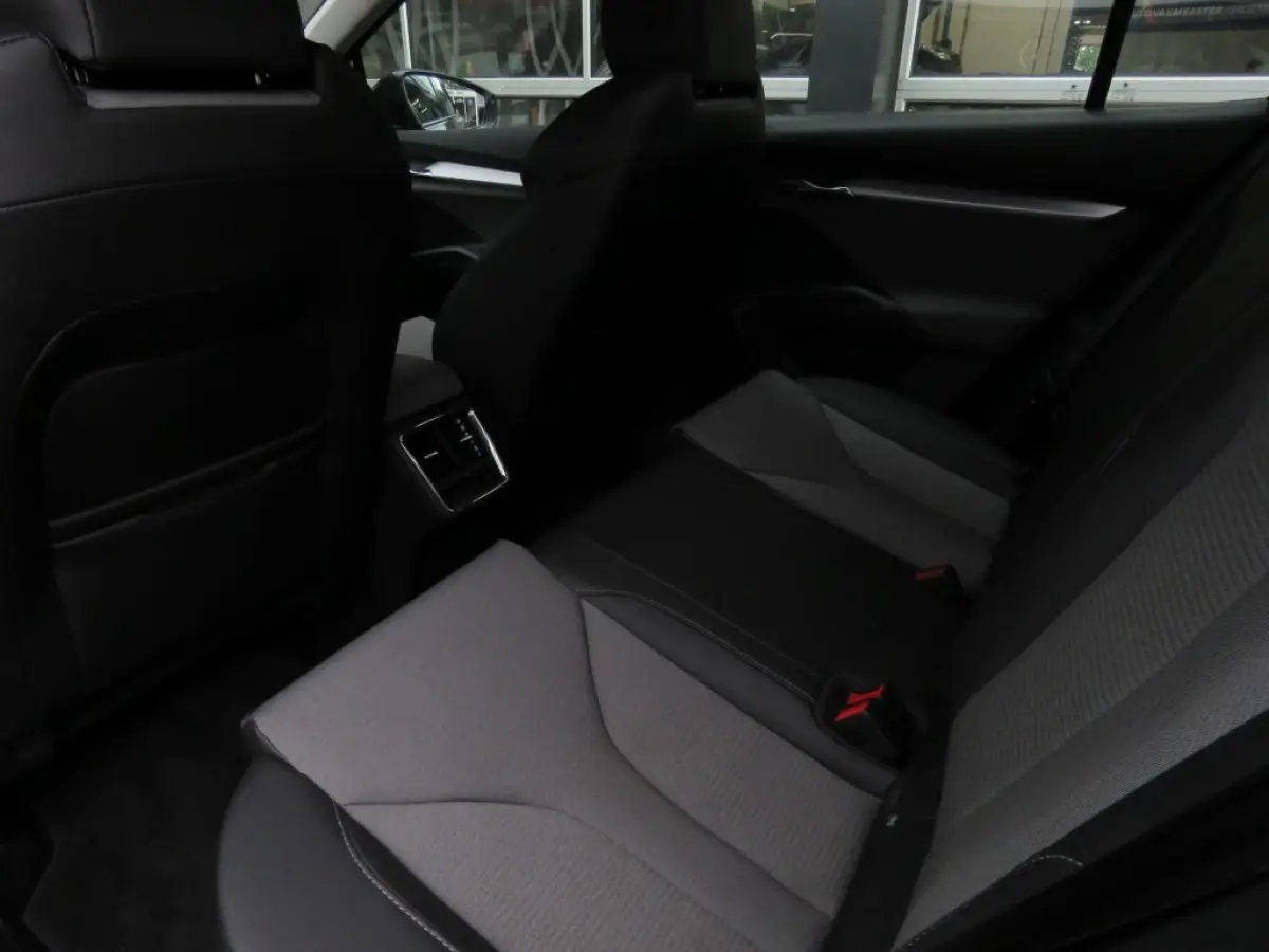 60 Edition Sport / soh 92% / Camera / 19 Inch / Sportstoelen / BOVAG garantie