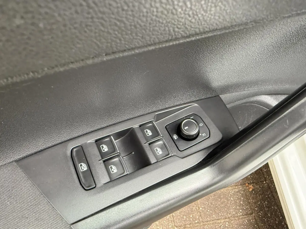 1.0 MPI CRUISE/CARPLAY/NAVI *ALL-IN PRIJS*