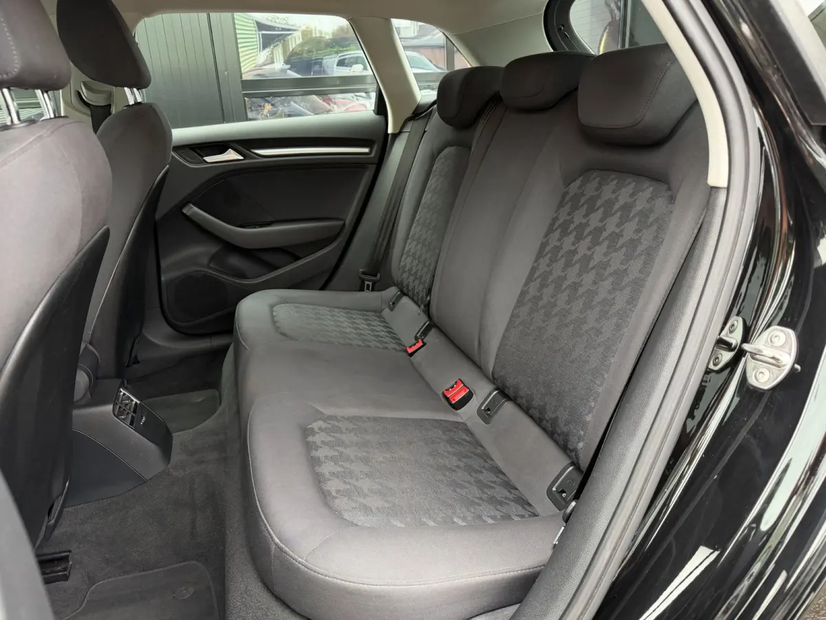 1.4 e-tron PHEV Pro Line Plus Navi LED Cruise