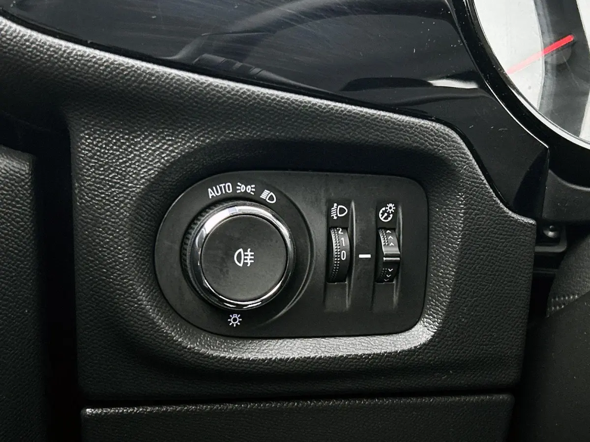 1.2 Edition 100pk Automaat | Airco | LMV | Cruise | Bluetooth | Apple Carplay/Android Auto |