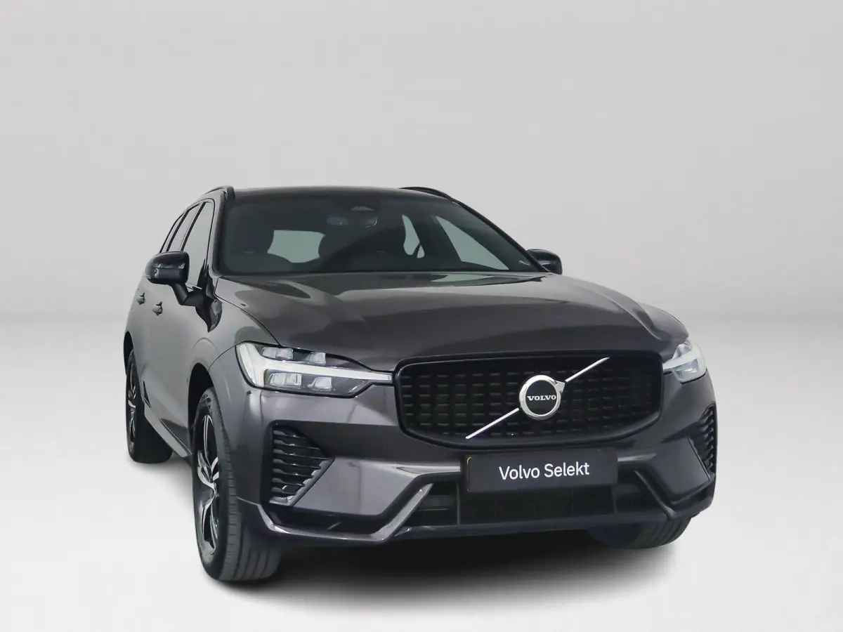 B5 R-Design | Panoramadak | Parkeercamera | Harman Kardon | Head-up display | Stoel- en Stuurverwarming | Trekhaak