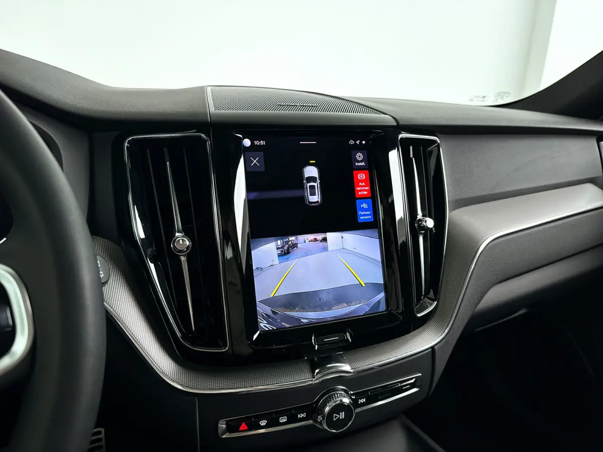 B5 R-Design | Panoramadak | Parkeercamera | Harman Kardon | Head-up display | Stoel- en Stuurverwarming | Trekhaak