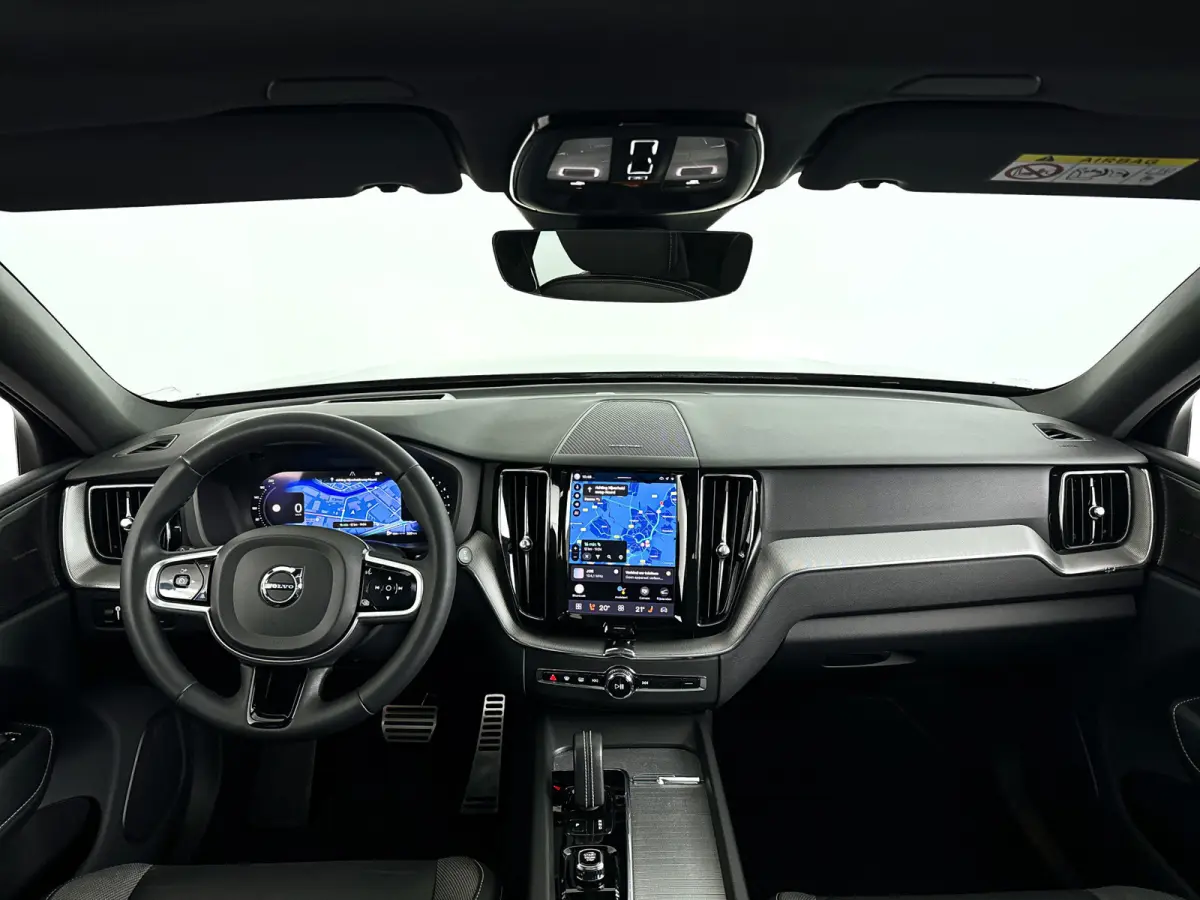 B5 R-Design | Panoramadak | Parkeercamera | Harman Kardon | Head-up display | Stoel- en Stuurverwarming | Trekhaak
