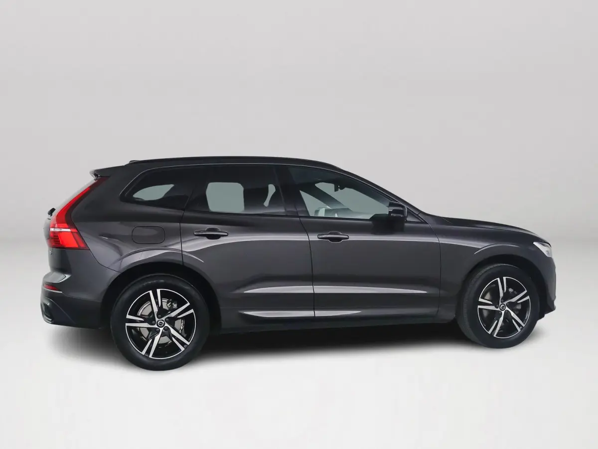 B5 R-Design | Panoramadak | Parkeercamera | Harman Kardon | Head-up display | Stoel- en Stuurverwarming | Trekhaak