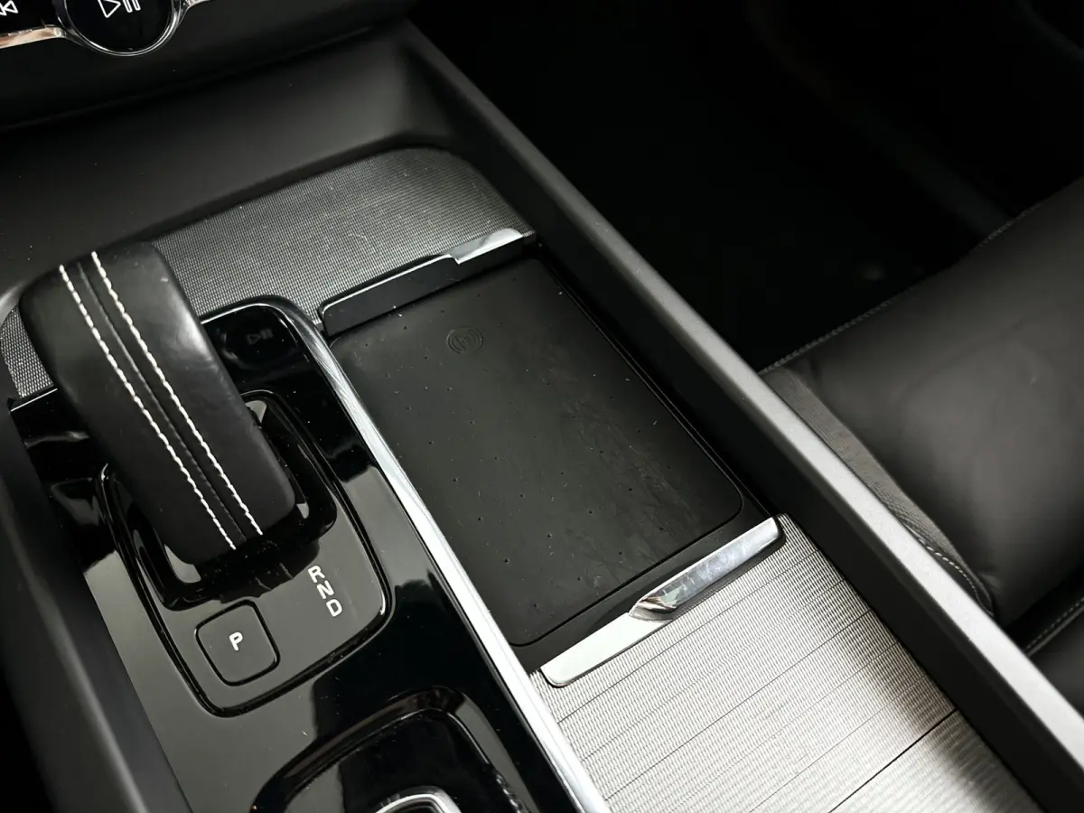 B5 R-Design | Panoramadak | Parkeercamera | Harman Kardon | Head-up display | Stoel- en Stuurverwarming | Trekhaak