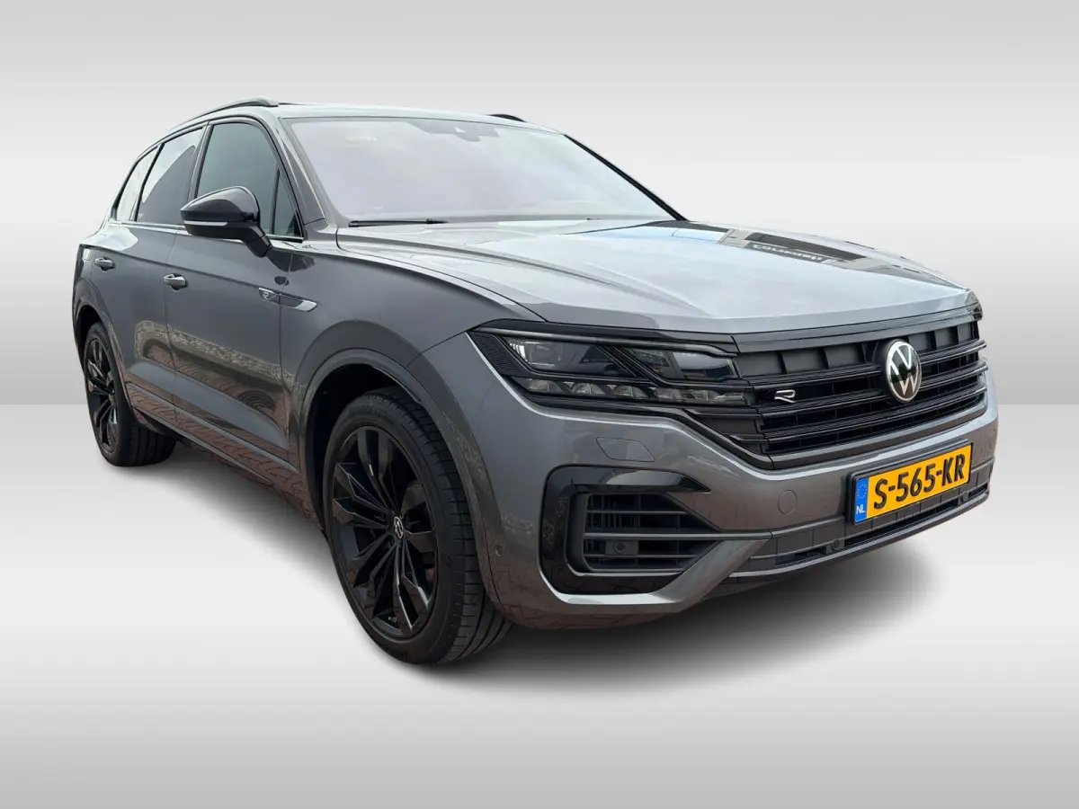 R 3.0 TSi eHybrid 462pk | Luchtvering | Pano | Trekhaak