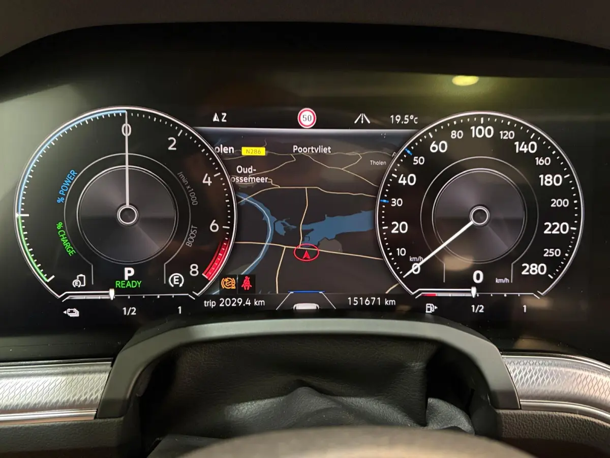 R 3.0 TSi eHybrid 462pk | Luchtvering | Pano | Trekhaak