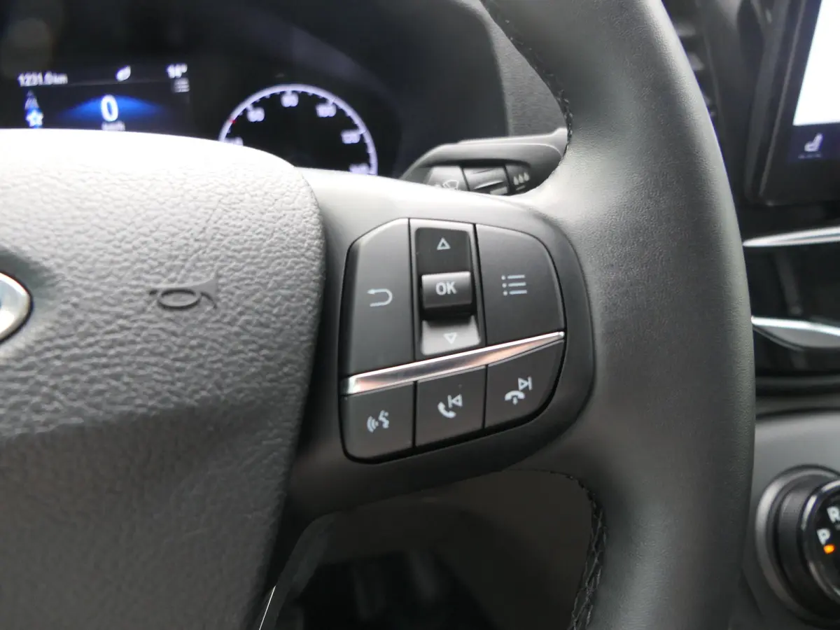 350 L2H3 Trend 68 kWh | Laadruimte Pakket | Navigatie | Stoelverwarming | Bijrijdersbank | CarPlay/Android Auto