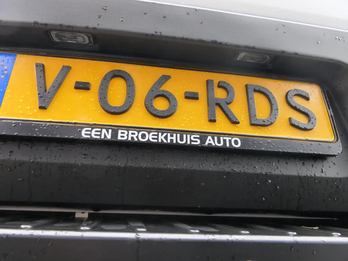 350 L2H3 Trend 68 kWh | Laadruimte Pakket | Navigatie | Stoelverwarming | Bijrijdersbank | CarPlay/Android Auto