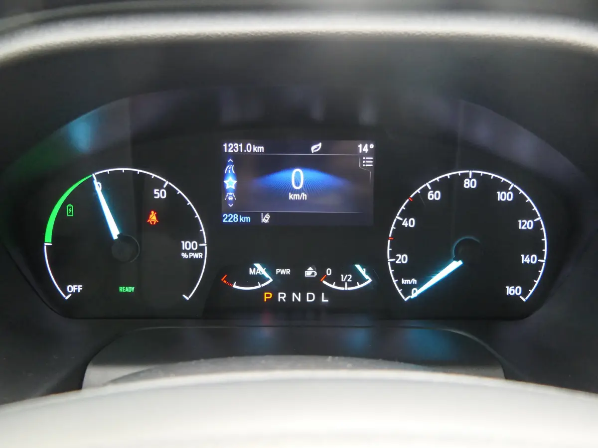 350 L2H3 Trend 68 kWh | Laadruimte Pakket | Navigatie | Stoelverwarming | Bijrijdersbank | CarPlay/Android Auto