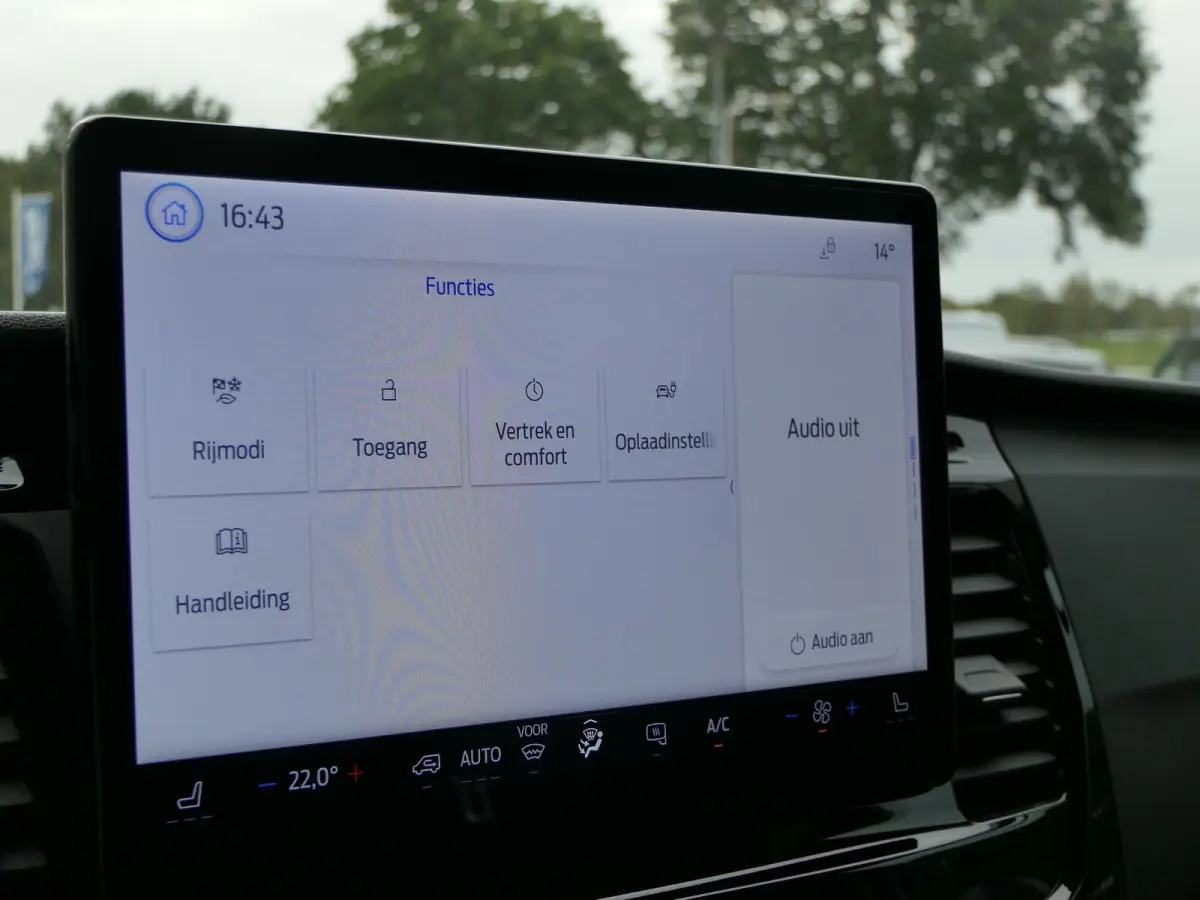 350 L2H3 Trend 68 kWh | Laadruimte Pakket | Navigatie | Stoelverwarming | Bijrijdersbank | CarPlay/Android Auto