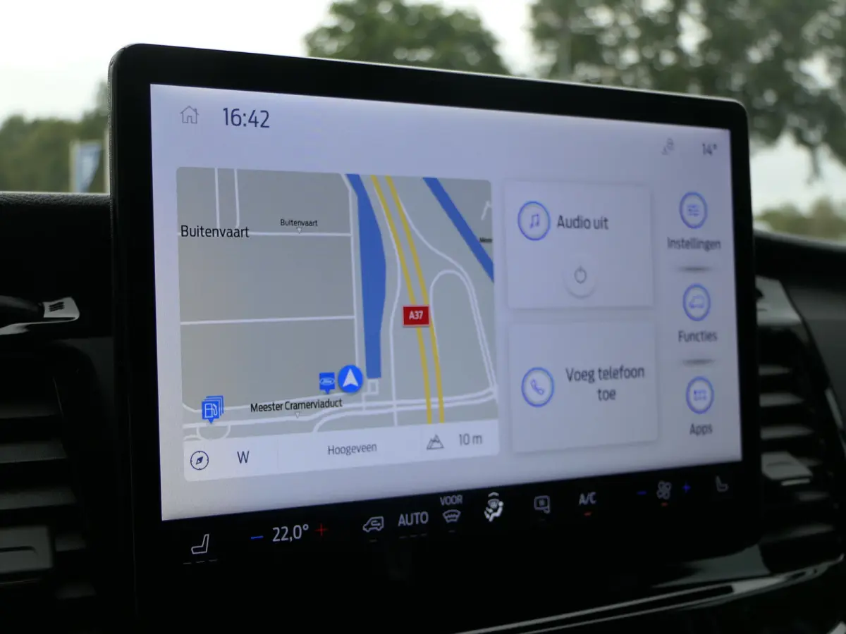 350 L2H3 Trend 68 kWh | Laadruimte Pakket | Navigatie | Stoelverwarming | Bijrijdersbank | CarPlay/Android Auto