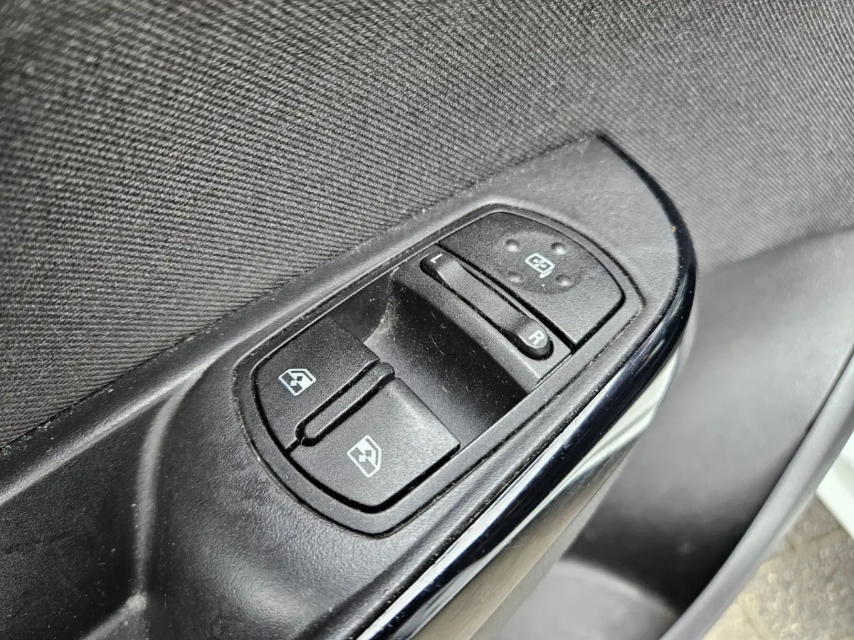 1.4 Black Edition Airco! Cruise Control! Navigatie! Leuke/Nette Auto! NAP!