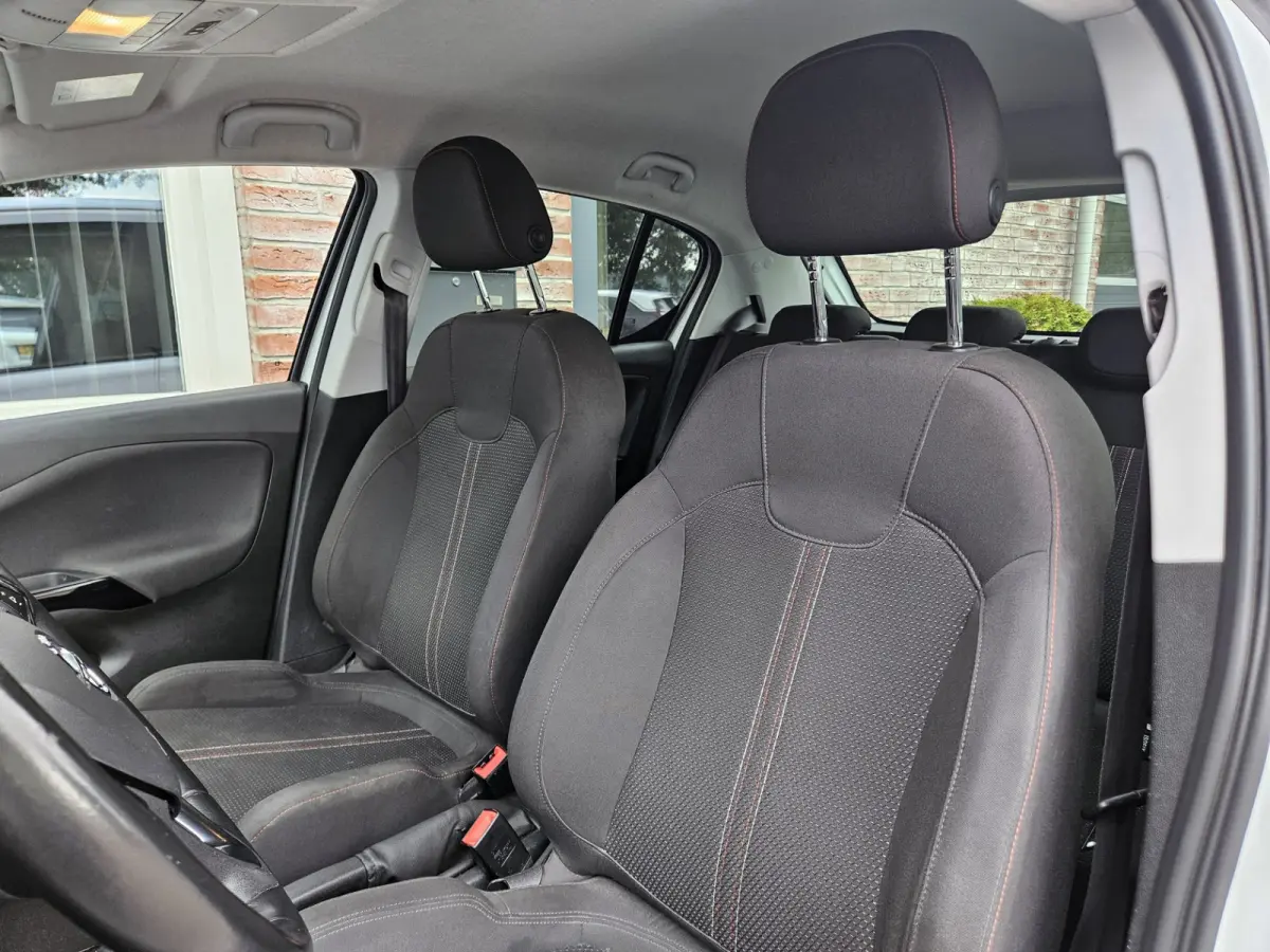 1.4 Black Edition Airco! Cruise Control! Navigatie! Leuke/Nette Auto! NAP!