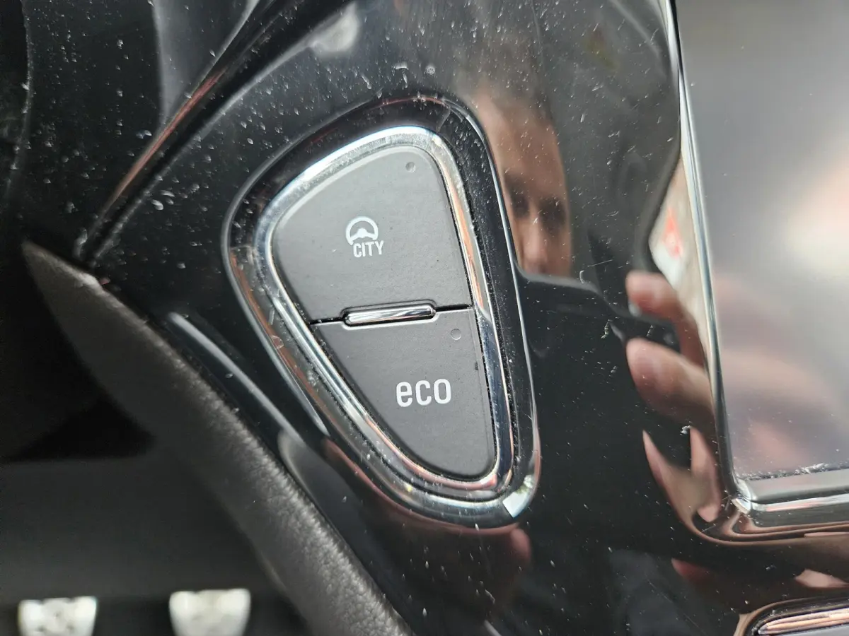 1.4 Black Edition Airco! Cruise Control! Navigatie! Leuke/Nette Auto! NAP!