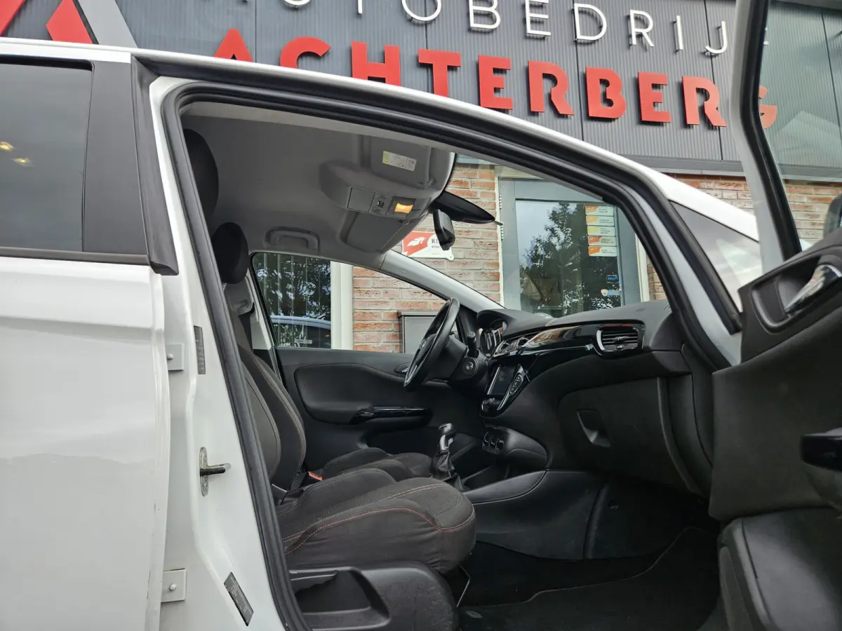 1.4 Black Edition Airco! Cruise Control! Navigatie! Leuke/Nette Auto! NAP!