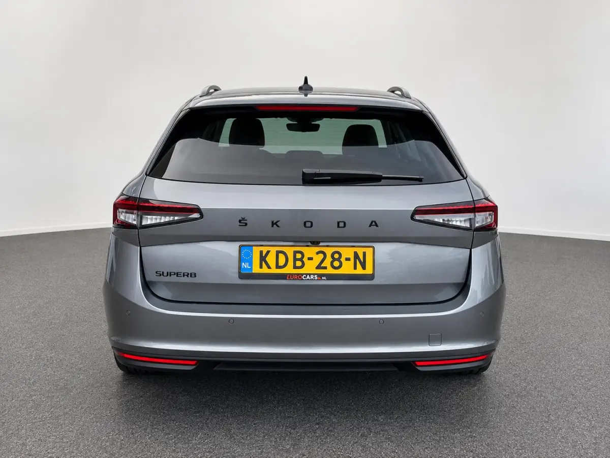 1.5 TSI MHEV DSG Selection 2025 New model! Navi Carplay Full LED PDC VA+ Camera Adaptive Cruise Control 19" LM Velgen