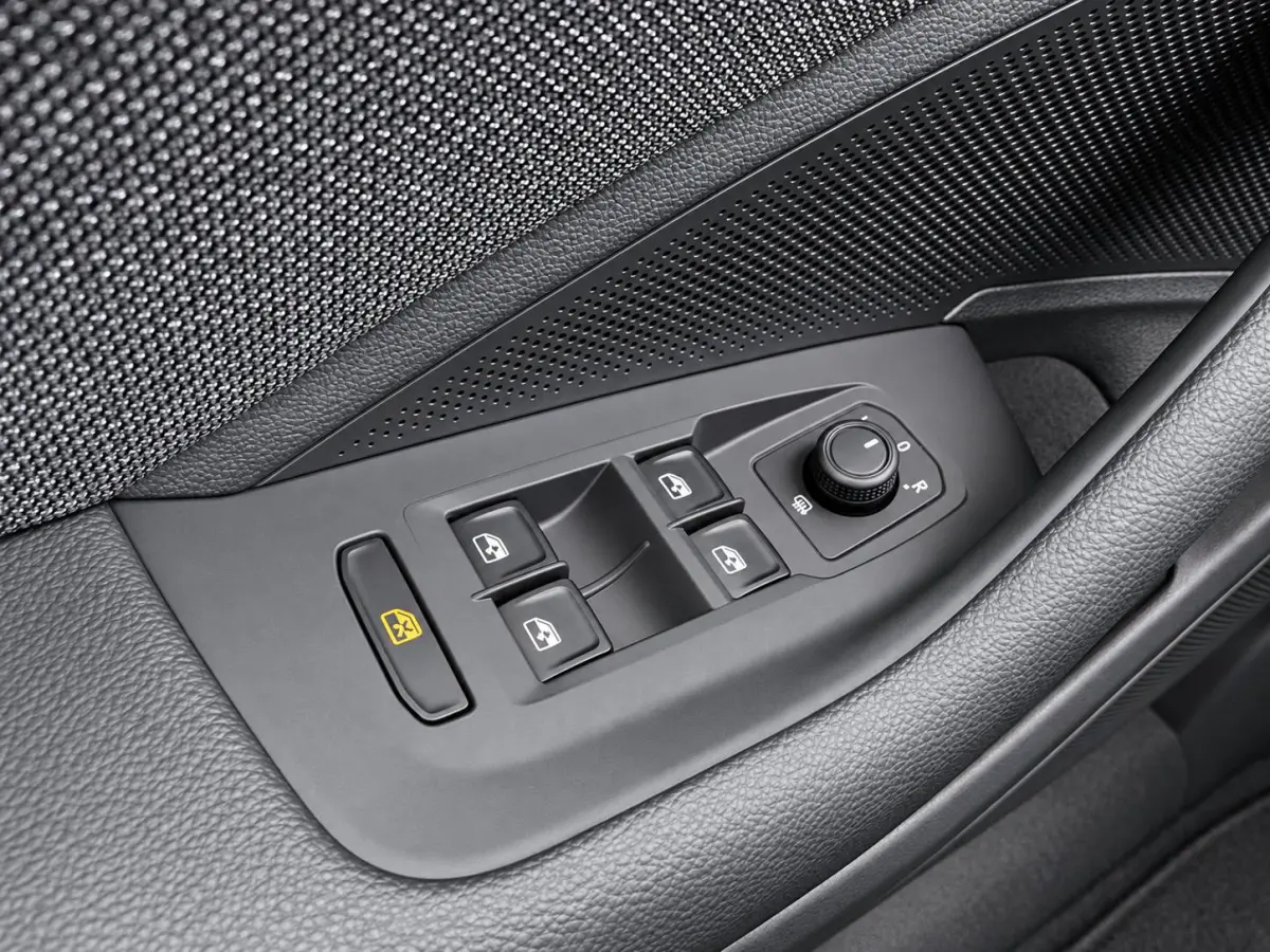 1.5 TSI MHEV DSG Selection 2025 New model! Navi Carplay Full LED PDC VA+ Camera Adaptive Cruise Control 19" LM Velgen