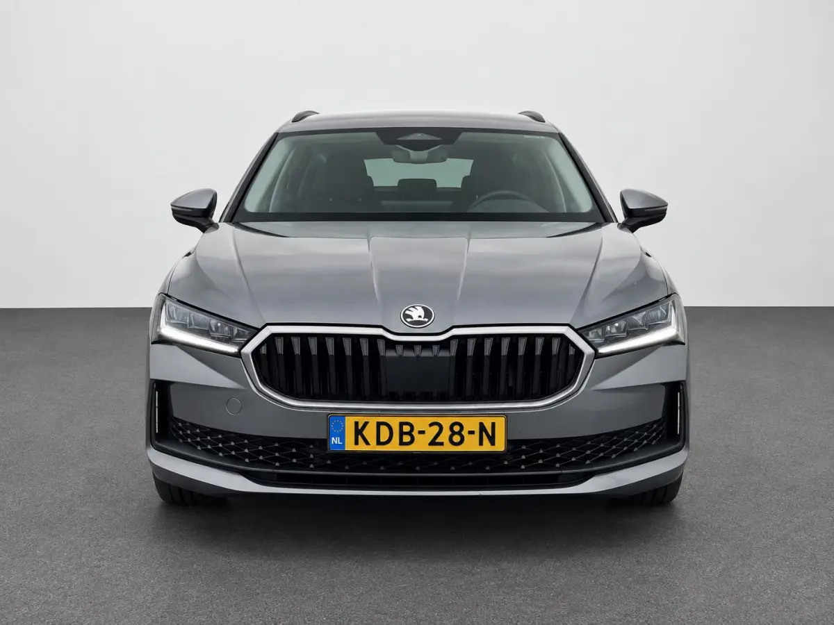 1.5 TSI MHEV DSG Selection 2025 New model! Navi Carplay Full LED PDC VA+ Camera Adaptive Cruise Control 19" LM Velgen